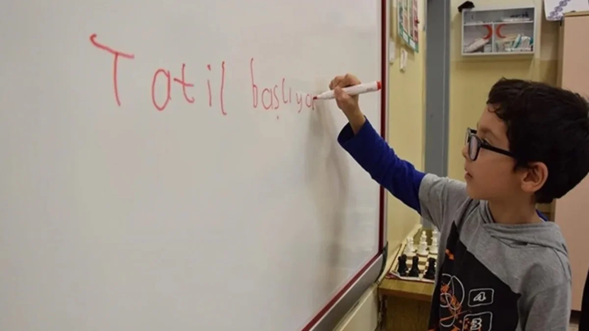 Yeni Karar Alındı: Her Yıl Bu Tarih Öğrenci ve Memur İçin Tatil Olacak